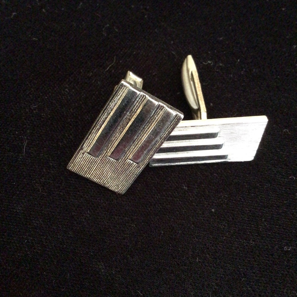 Silver-toned Rectangular Cufflinks - Picture 3 of 3